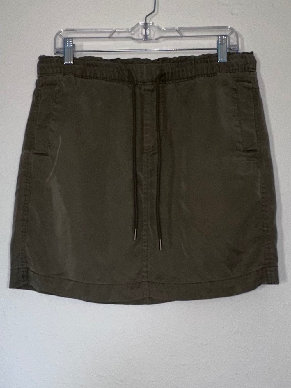 Ann Taylor LOFT Olive Drawstring Mini Skirt, Size Medium